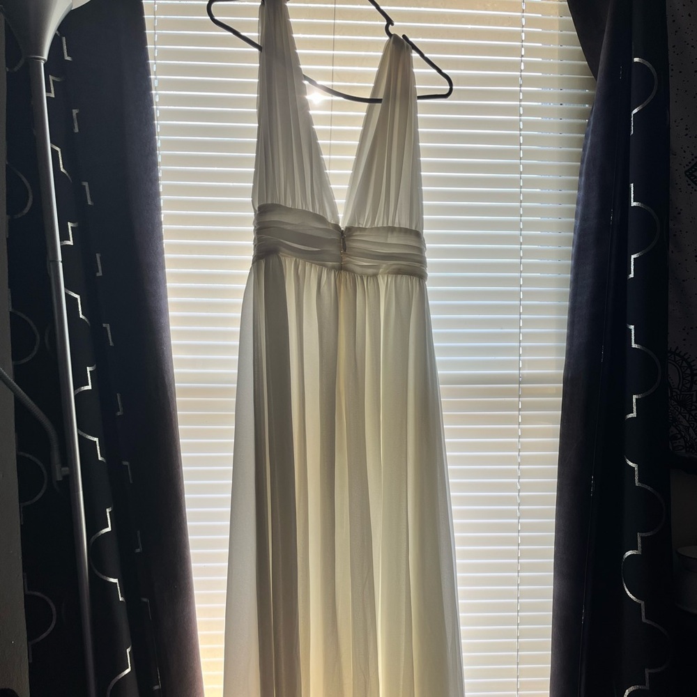 has only been worn once